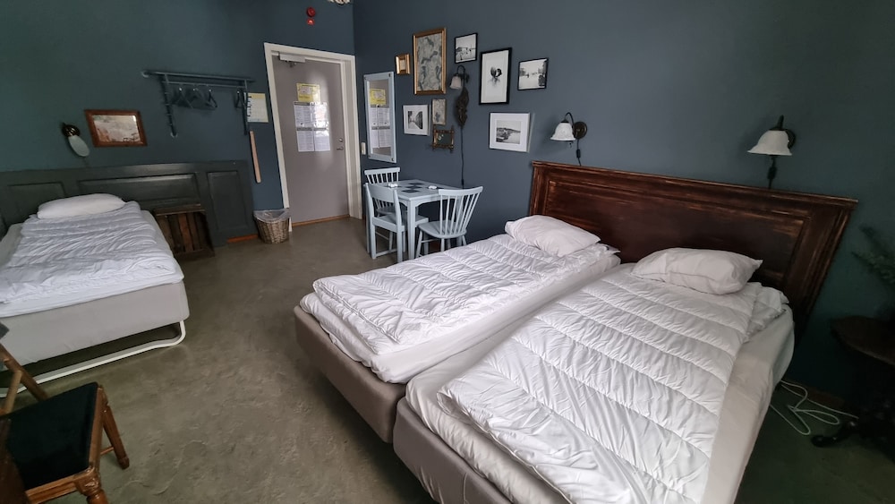 Basic Triple Room, Park View