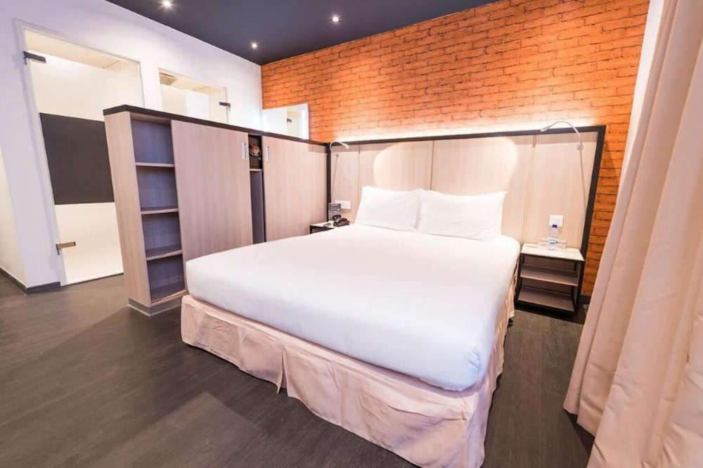 Superior Room, 1 Queen Bed photo 1