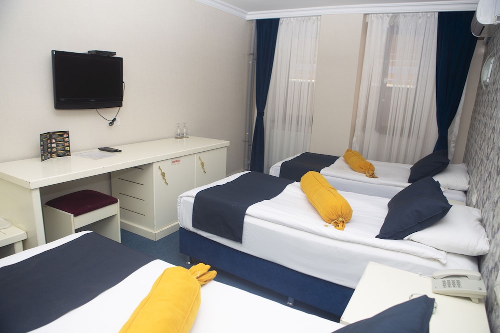 Standard Triple Room photo 2