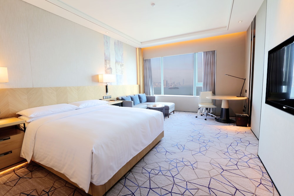 Executive Room, 1 King Bed, Harbor View - Photo 3