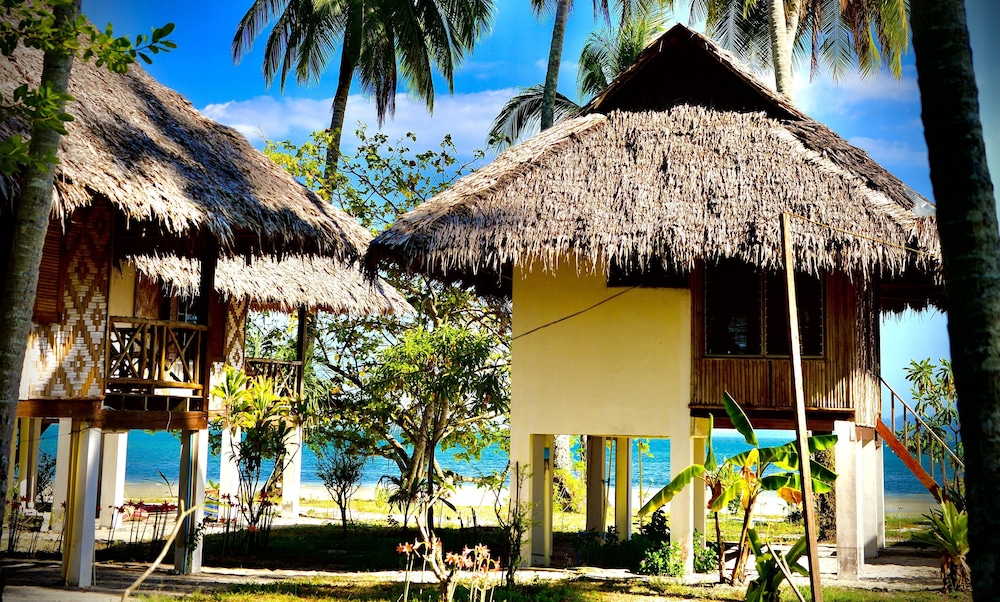 Beachfront Bungalow photo 3