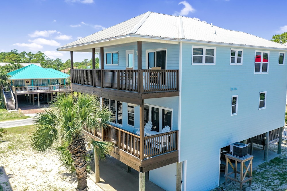House, Multiple Beds (Beach Please) photo 2