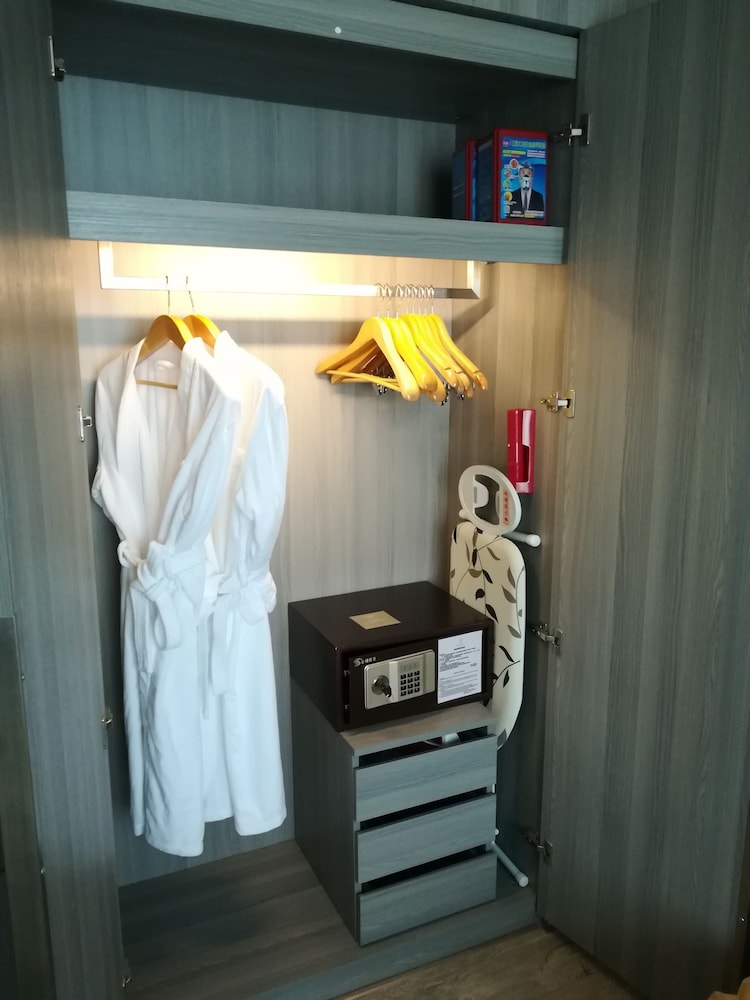 Business Room, Mountain View (Ultra Sassy)