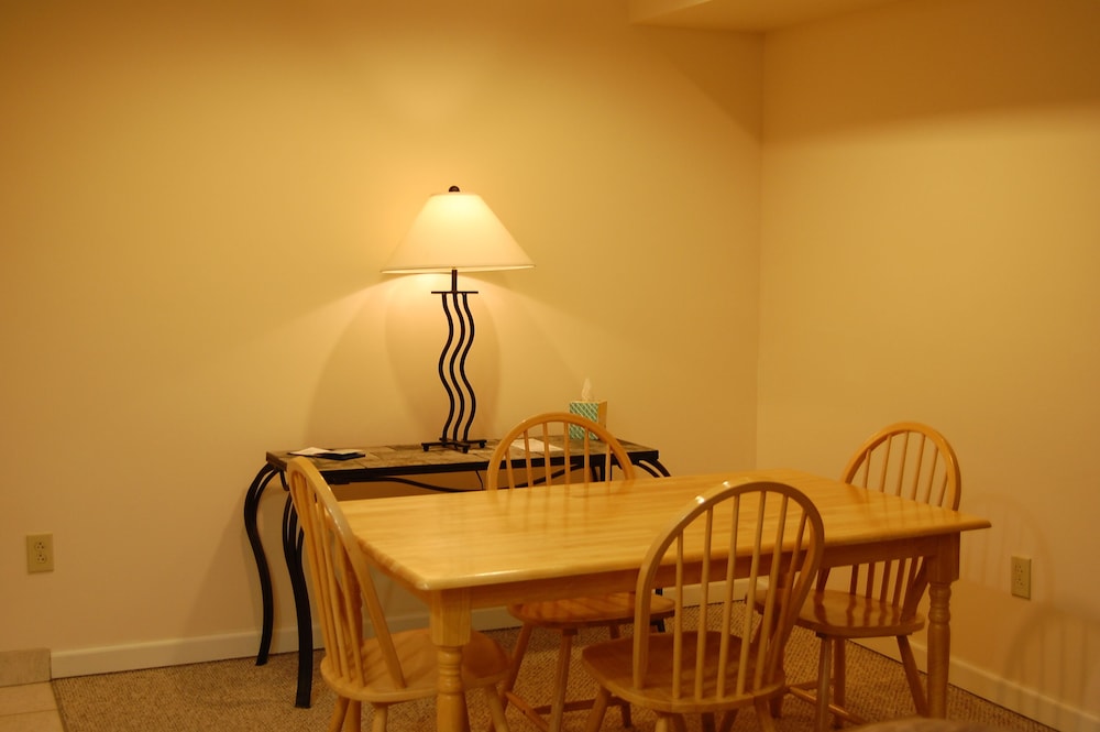 Deluxe Suite, 2 Queen Beds, Non Smoking (Two-Bedroom) - Photo 3