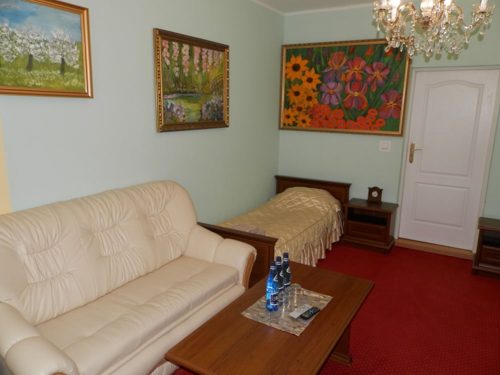 Room (5 Persons; Number 203) photo 1