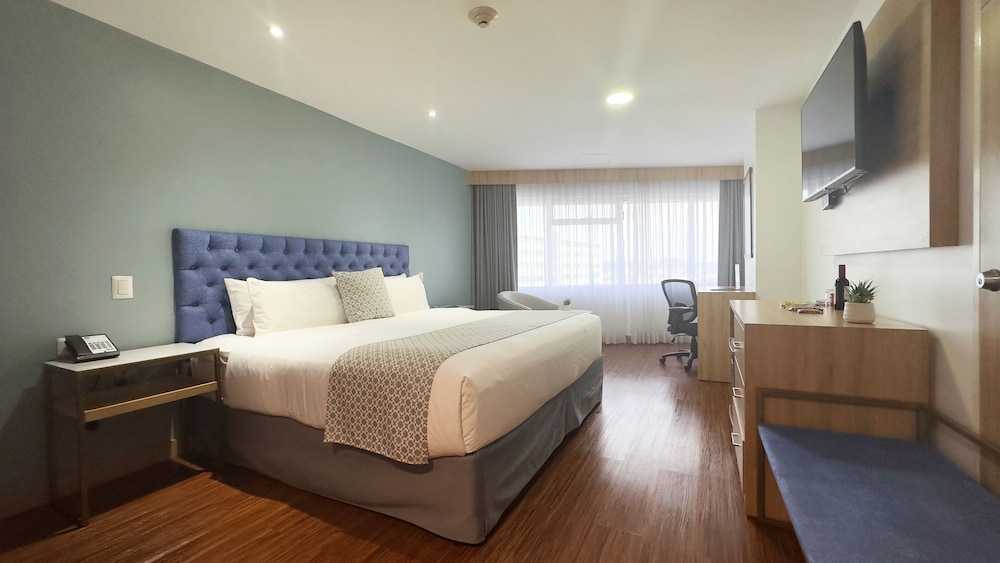 Standard Room, 2 Double Beds, Non Smoking photo 3