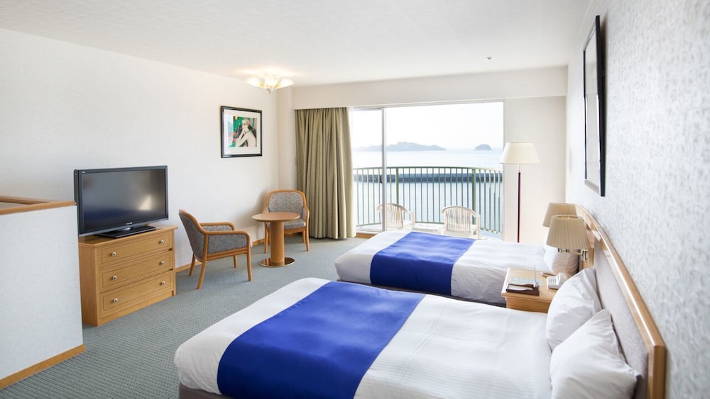 Standard Twin Room, 2 Double Beds, Non Smoking photo 2