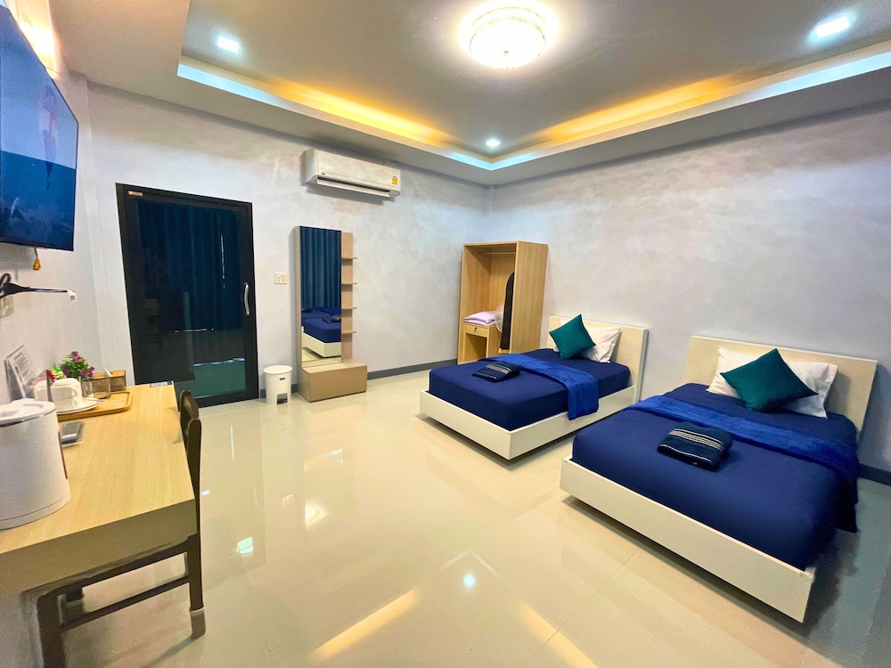 Deluxe Double Room, 2 Twin Beds - Photo 1