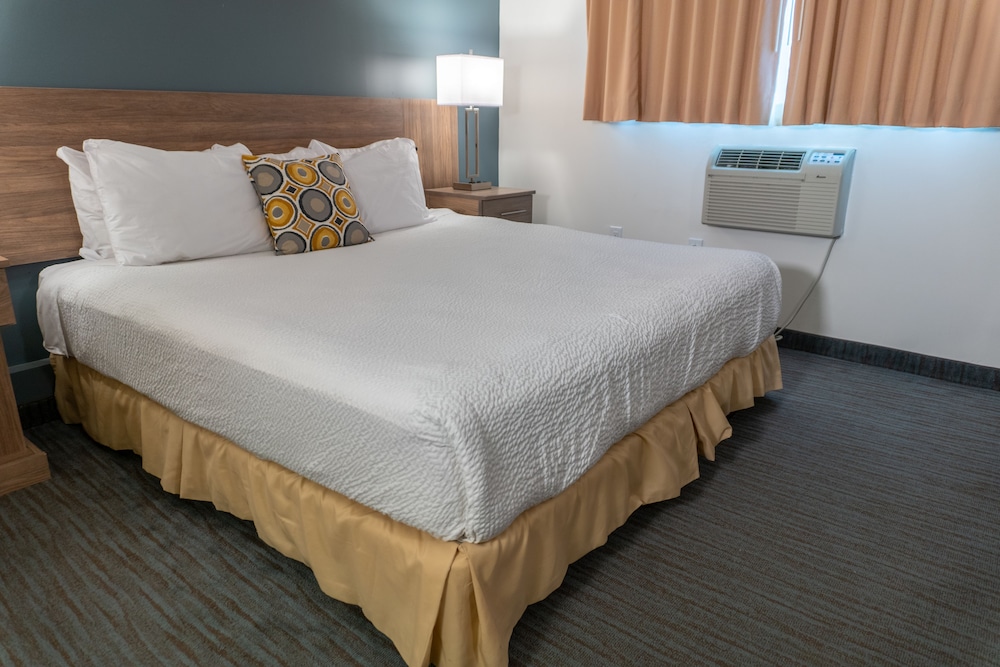 Standard Room, 1 King Bed photo 2