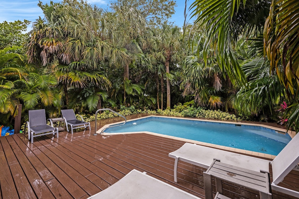 Villa photo 2