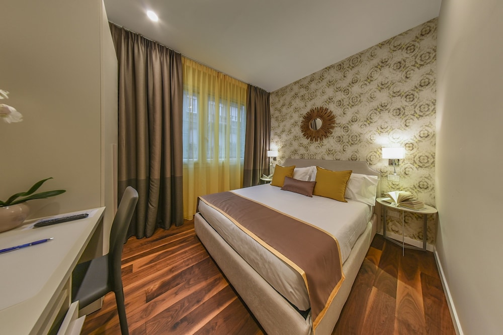 Club Room, 1 Queen Bed photo 2