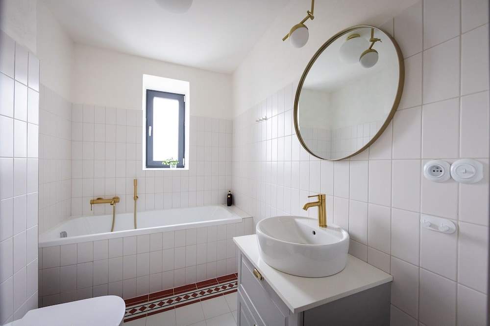Suite, 1 Bedroom, Bathtub photo 3