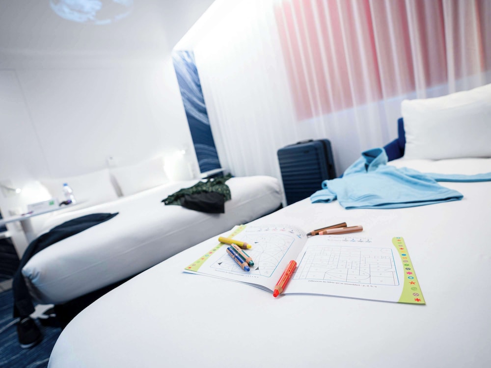 Standard Room, Multiple Beds - Photo 3