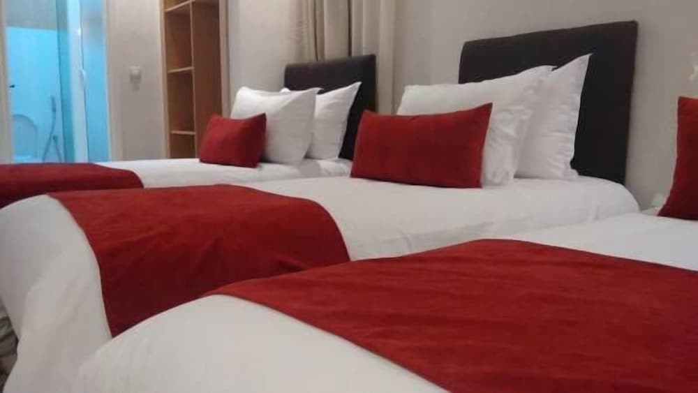 Triple Room, City View photo 2
