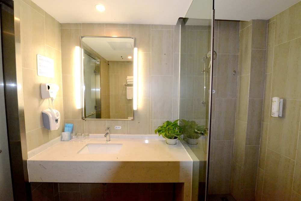 Standard Room, 2 Twin Beds photo 3