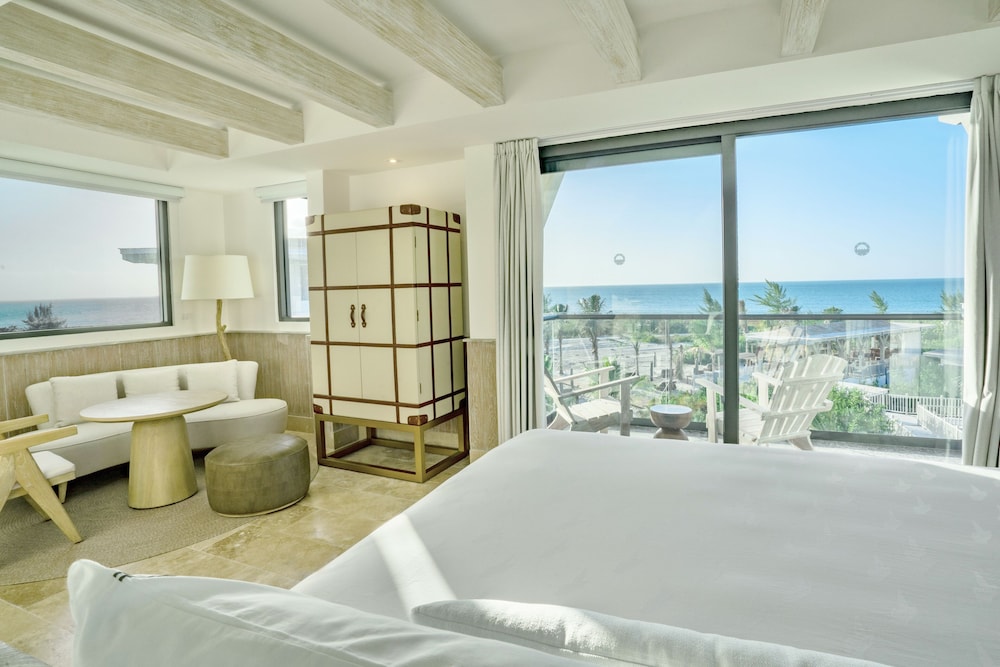 ROYAL Oceanview "Barefoot" Suite - Photo 1