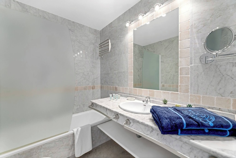 Familienstrandapartment mit Pool, Foto 10
