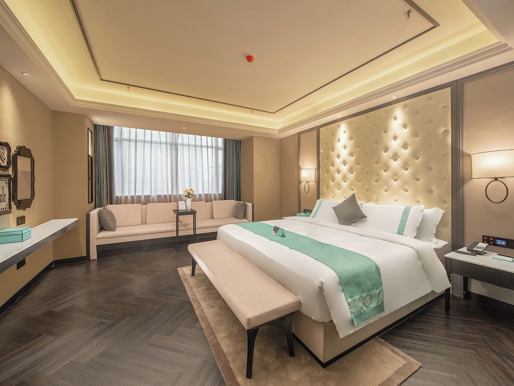 Superior Double Room, City View