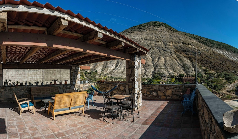 Deluxe Room, 1 Bedroom, Balcony, Mountain View photo 3