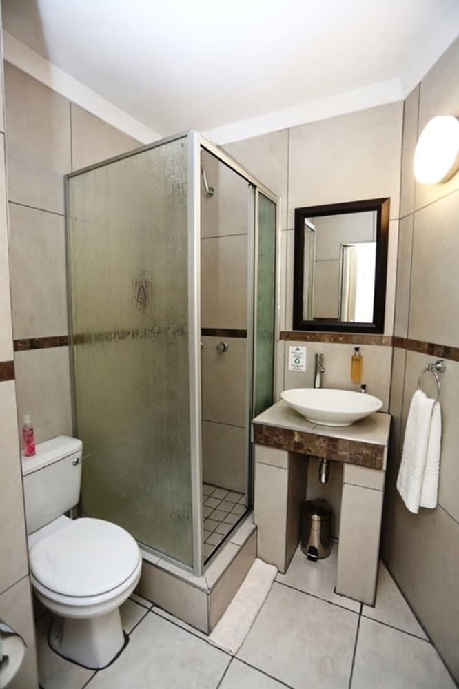Comfort Room, 1 Double Bed, Non Smoking, Hill View photo 3