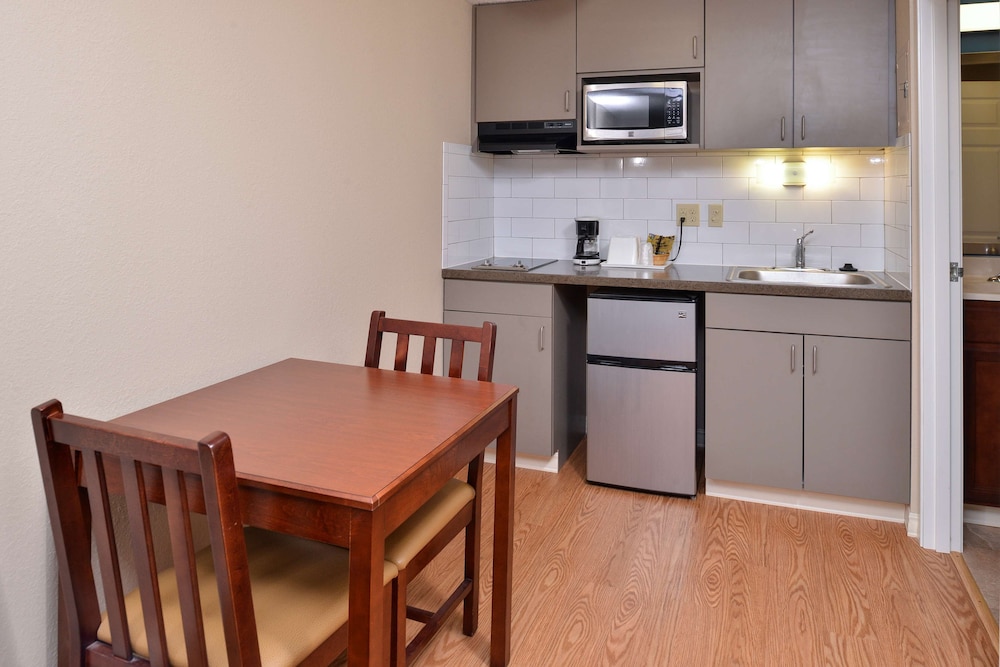 Room, 1 Double Bed, Smoking, Kitchenette - Photo 1