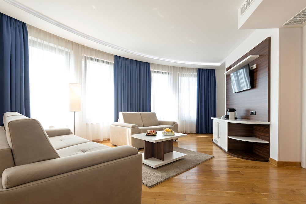 Family Suite, 1 Bedroom photo 3