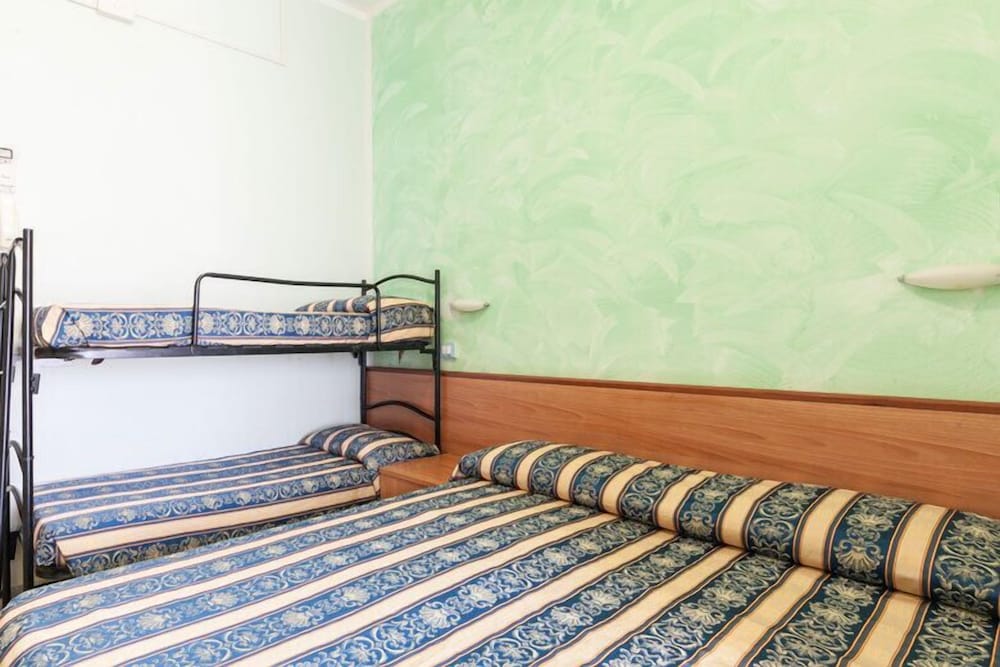 Classic Quadruple Room photo 1