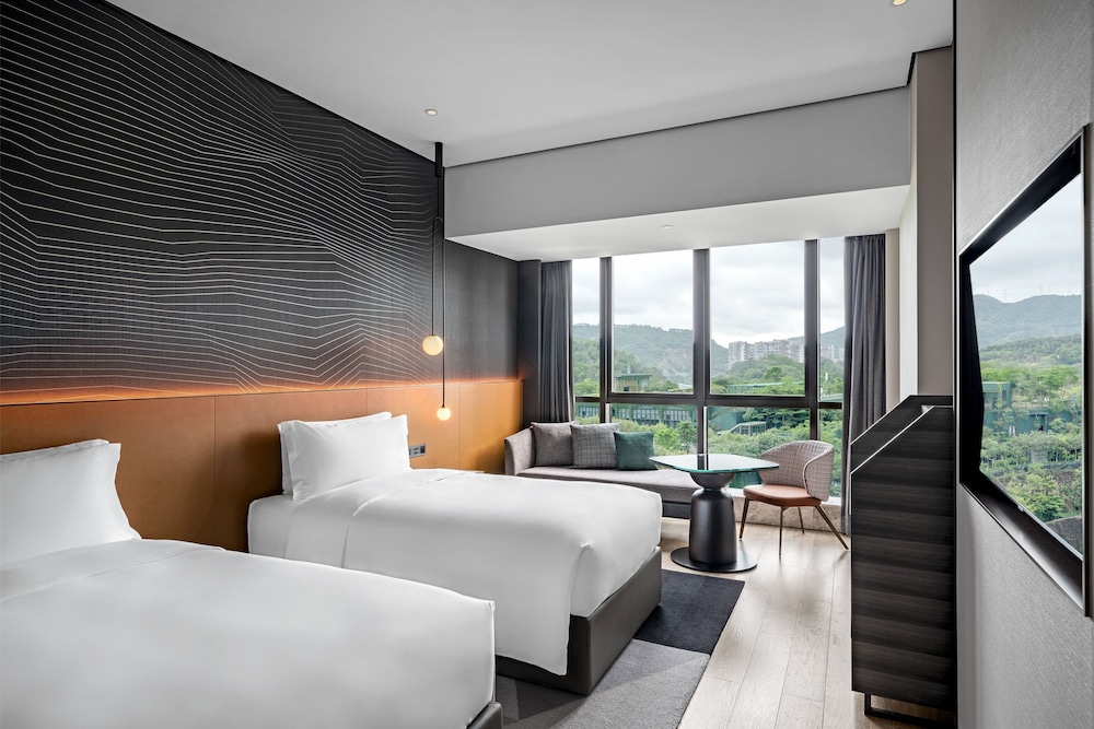 Grand Room, 2 Twin Beds, Park View
