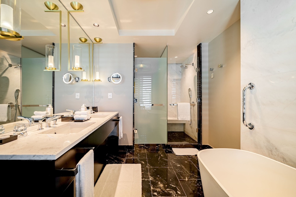 Griffin King Suite - Executive Lounge Access