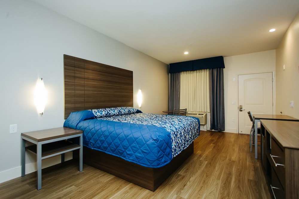 Standard Room, 1 King Bed, Smoking