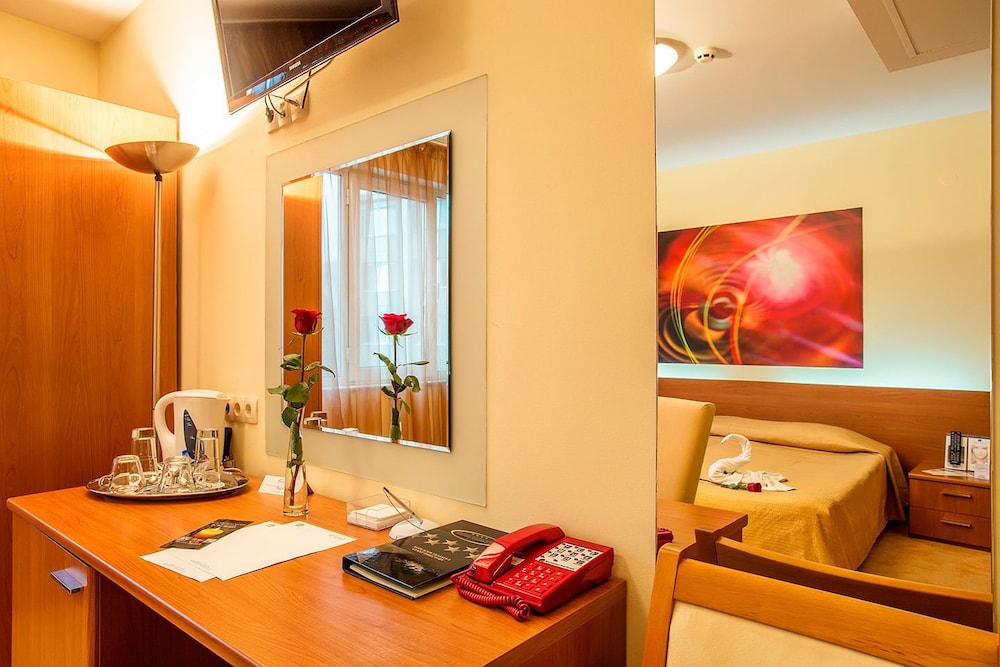 Double Room (with Free underground parking) - Photo 4