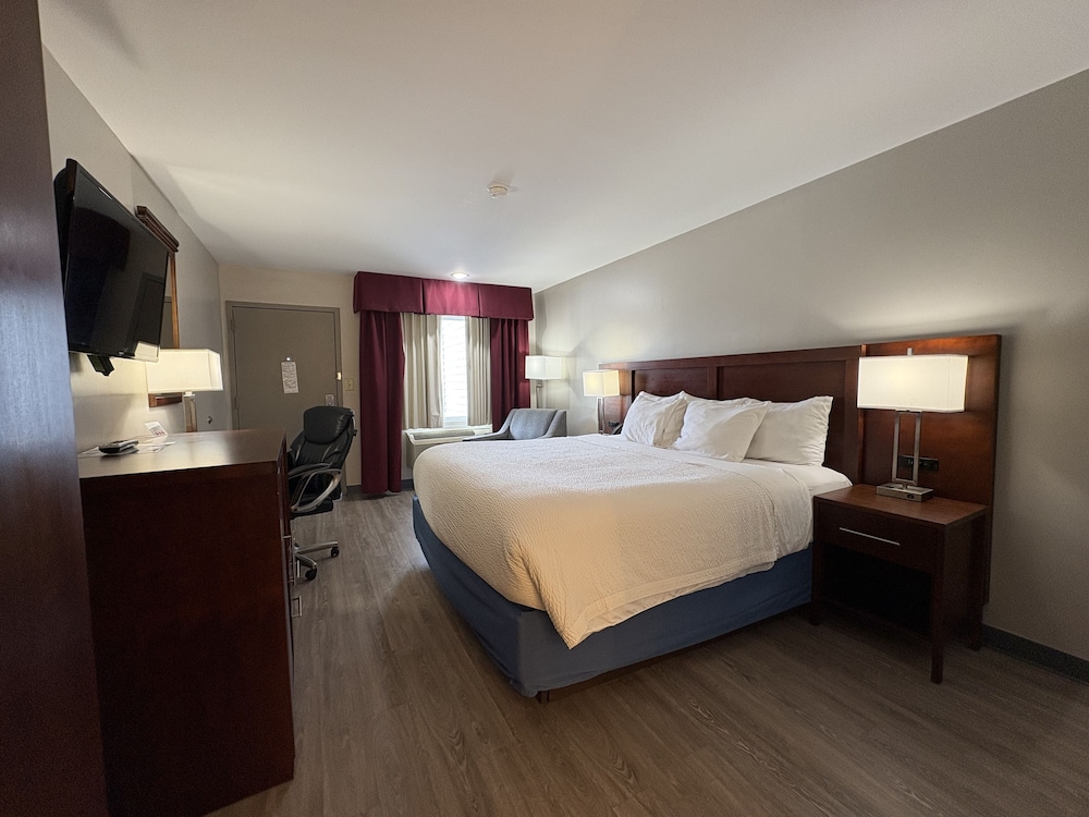 Room (King Bed Non-Smoking) - Photo 1