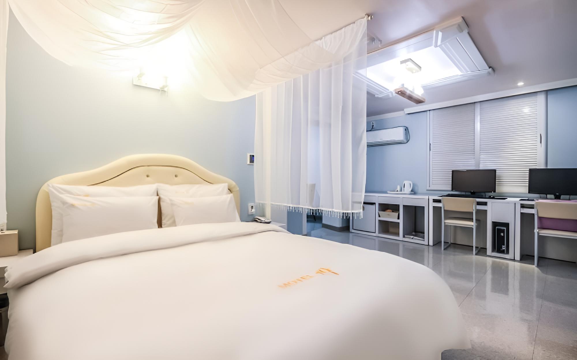 Room (VIP-A)