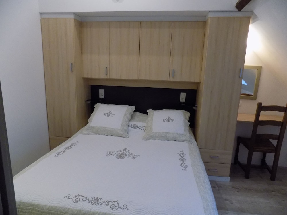 Double Room, 1 Queen Bed photo 1