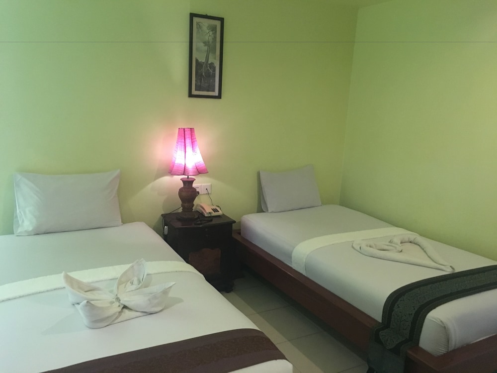 Standard Twin Room - Photo 6