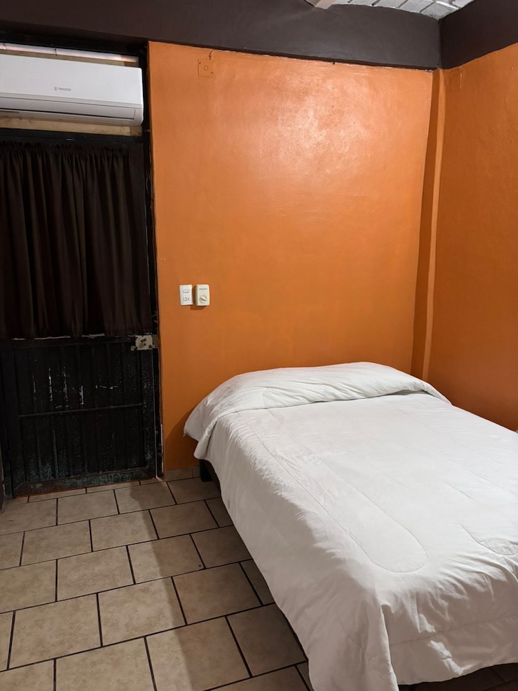 Standard Room - Photo 4