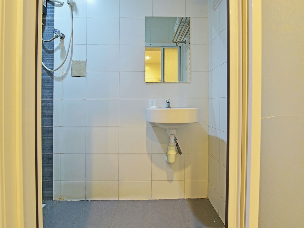 Standard Twin Room photo 2