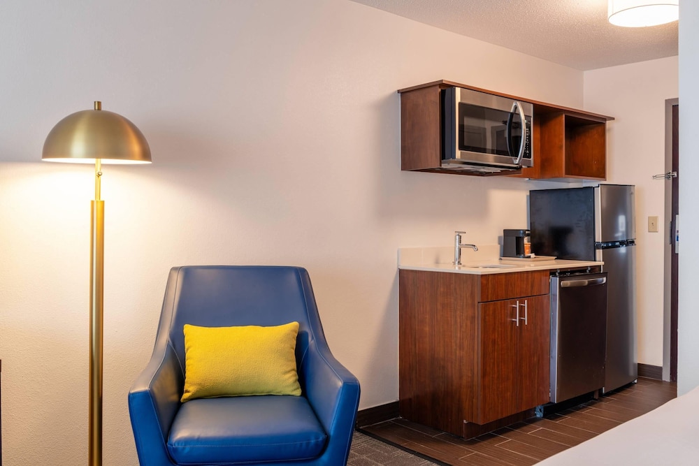 Efficiency, Room, 2 Queen Beds, Non Smoking, Kitchenette - Photo 7