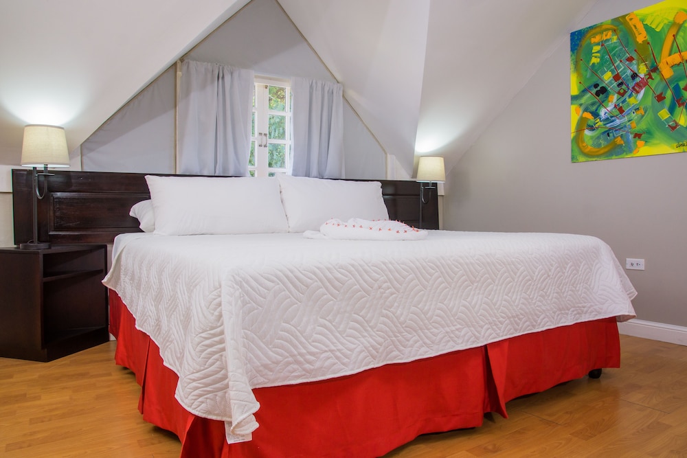 Deluxe Loft, 1 King Bed, Ocean View photo 2