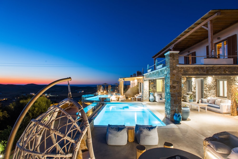 Deluxe Apartment, 1 Bedroom, Kitchenette, Pool View