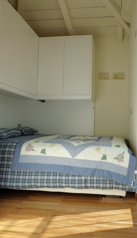 House, 1 Bedroom, Smoking, Balcony