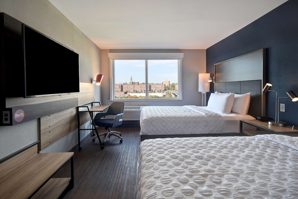 Room, 2 Queen Beds, Accessible (Hearing) at Tru by Hilton Manchester Downtown in Manchester
