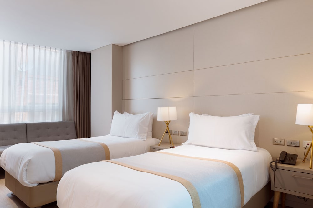 Double Room, Balcony, City View photo 2