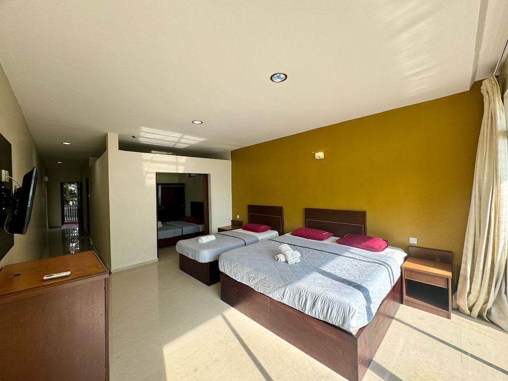 Basic Quadruple Room, Balcony, Sea View