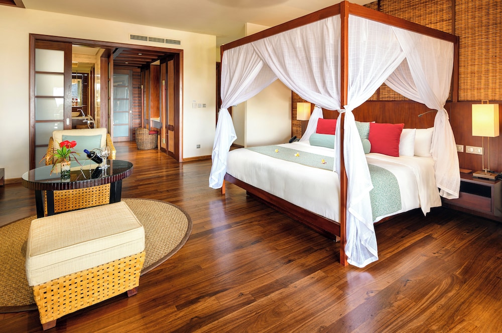 Luxury Lagoona Suite with Garden
