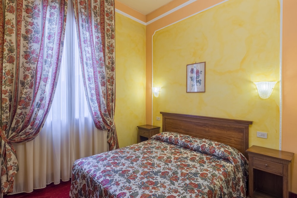 Classic Double Room Single Use photo 2