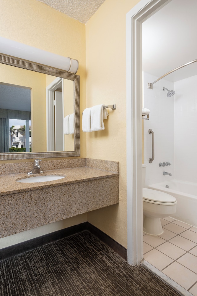 Studio Suite, 2 Double Beds, Pool View - Photo 3
