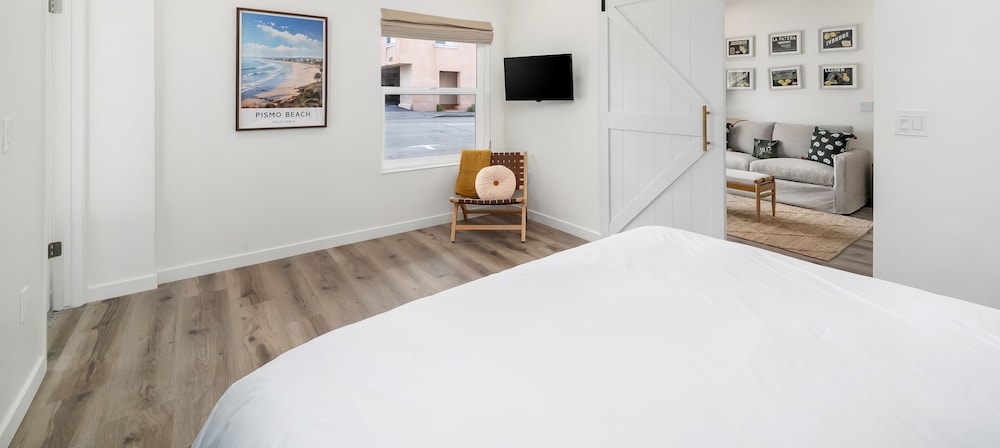 Deluxe Suite, Mobility Accessible, City View