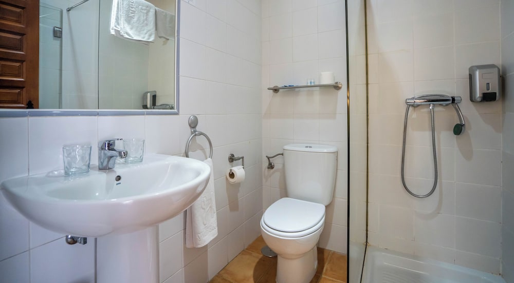 Double Room - Photo 22