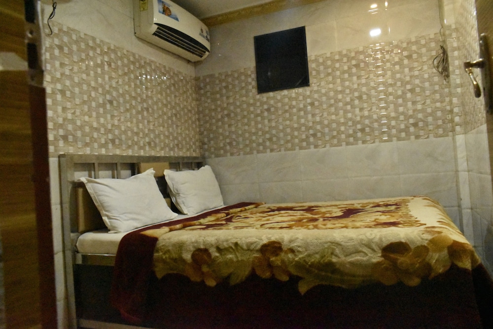Standard Non Ac Room - Photo 3